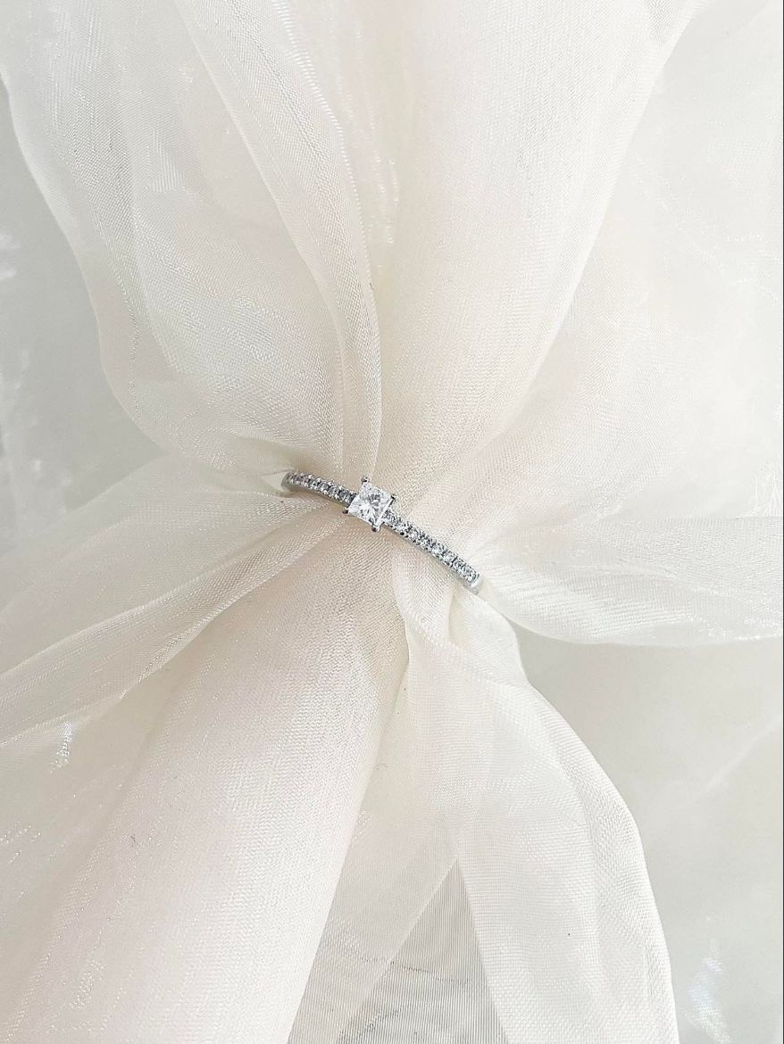 Picture of 18ct White Gold Princess Cut Diamond Ring