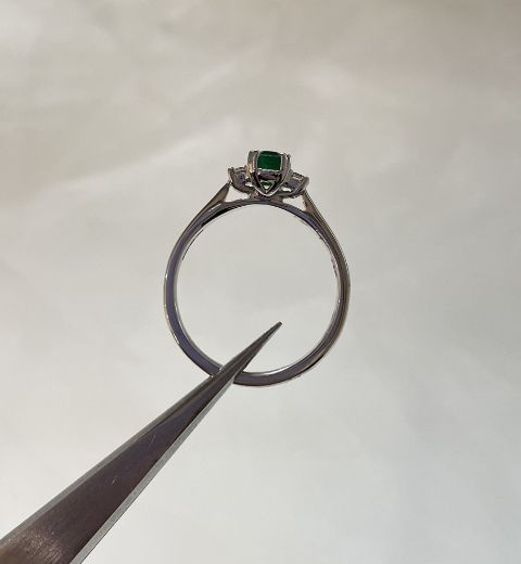 Picture of 18ct White Gold Emerald And Diamond