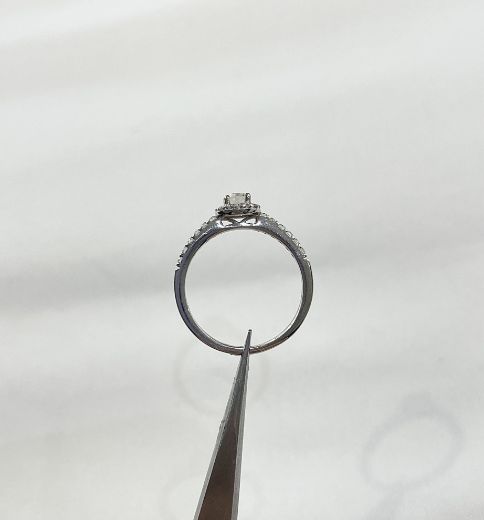 Picture of 18ct White Gold Diamond Halo Ring