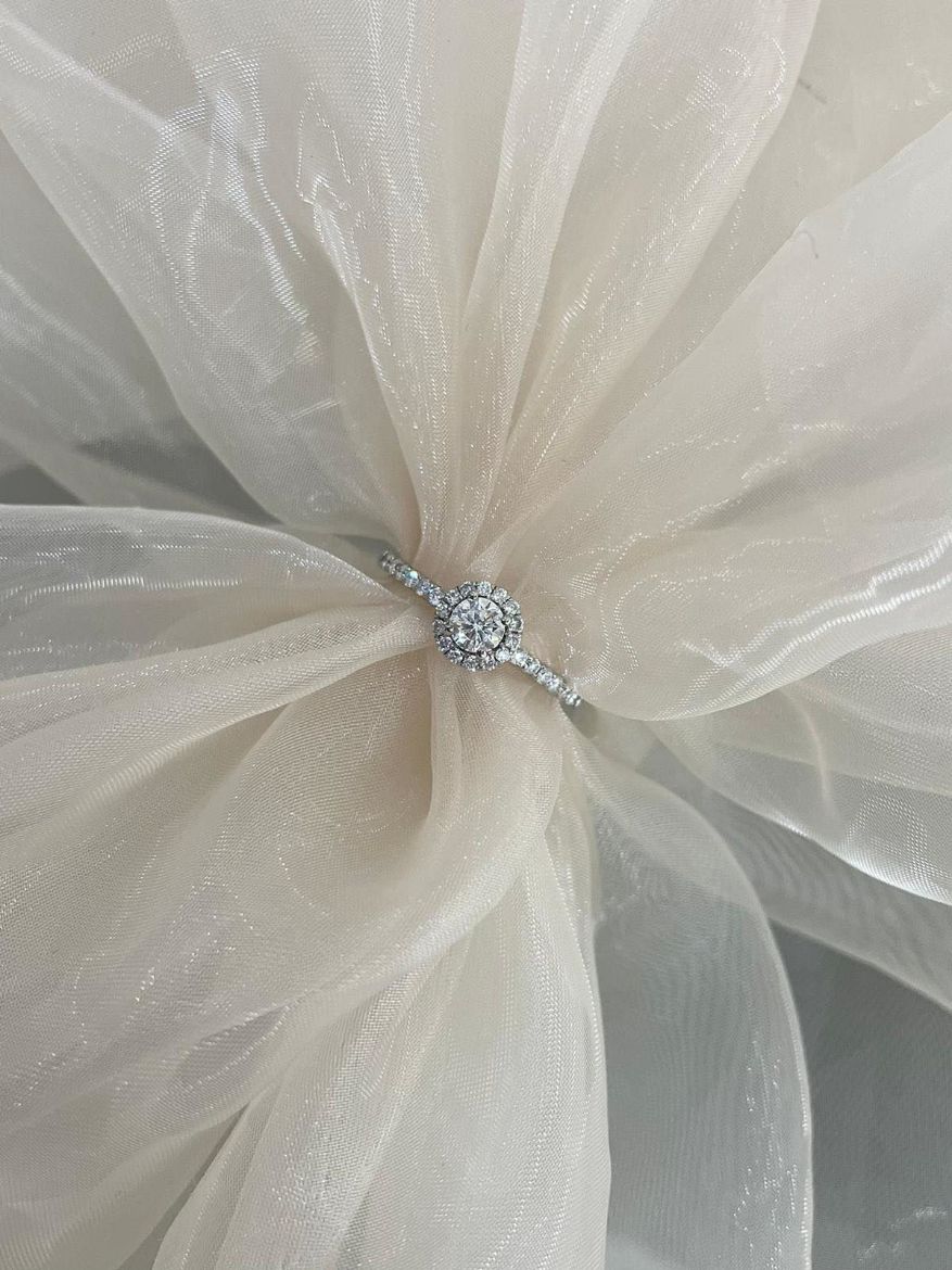 Picture of 18ct White Gold Diamond Halo Ring