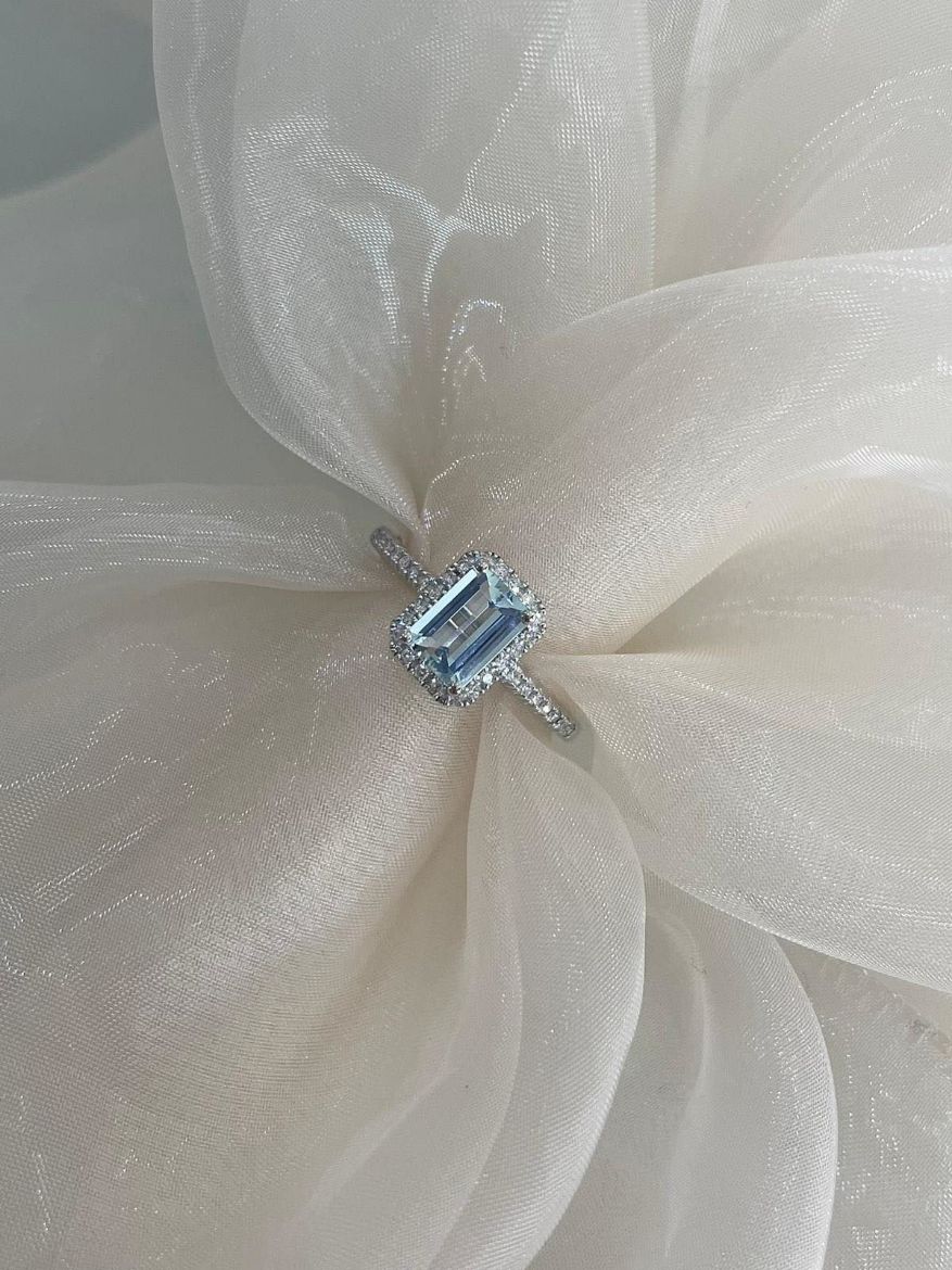 Picture of 9ct White Gold Diamond and Aquamarine Ring