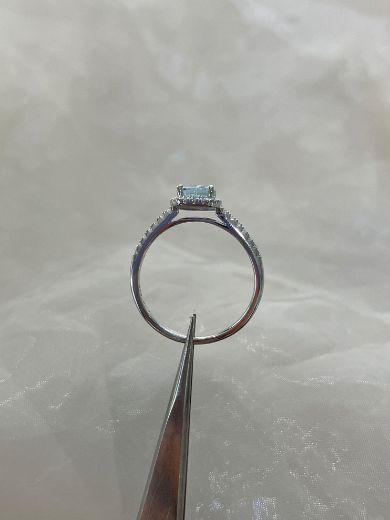 Picture of 9ct White Gold Diamond and Aquamarine Ring